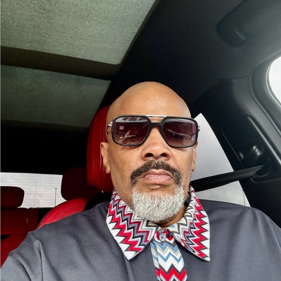 Meet your Posher, Dyon - Picture 4 of 16